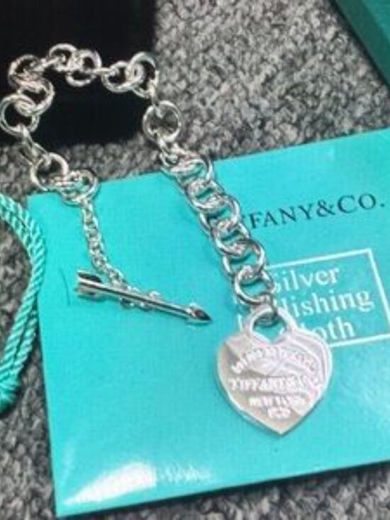Tiffany & Co. Silver Heart Bracelet - Picture 6 of 7